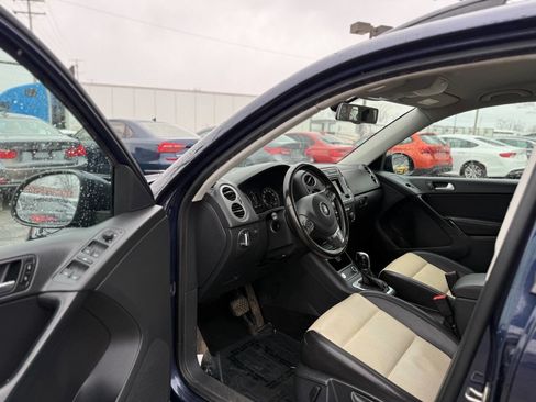 Used 2016 Volkswagen Tiguan S image 10