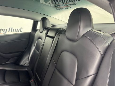 Used 2023 Tesla Model 3 Standard Range image 19