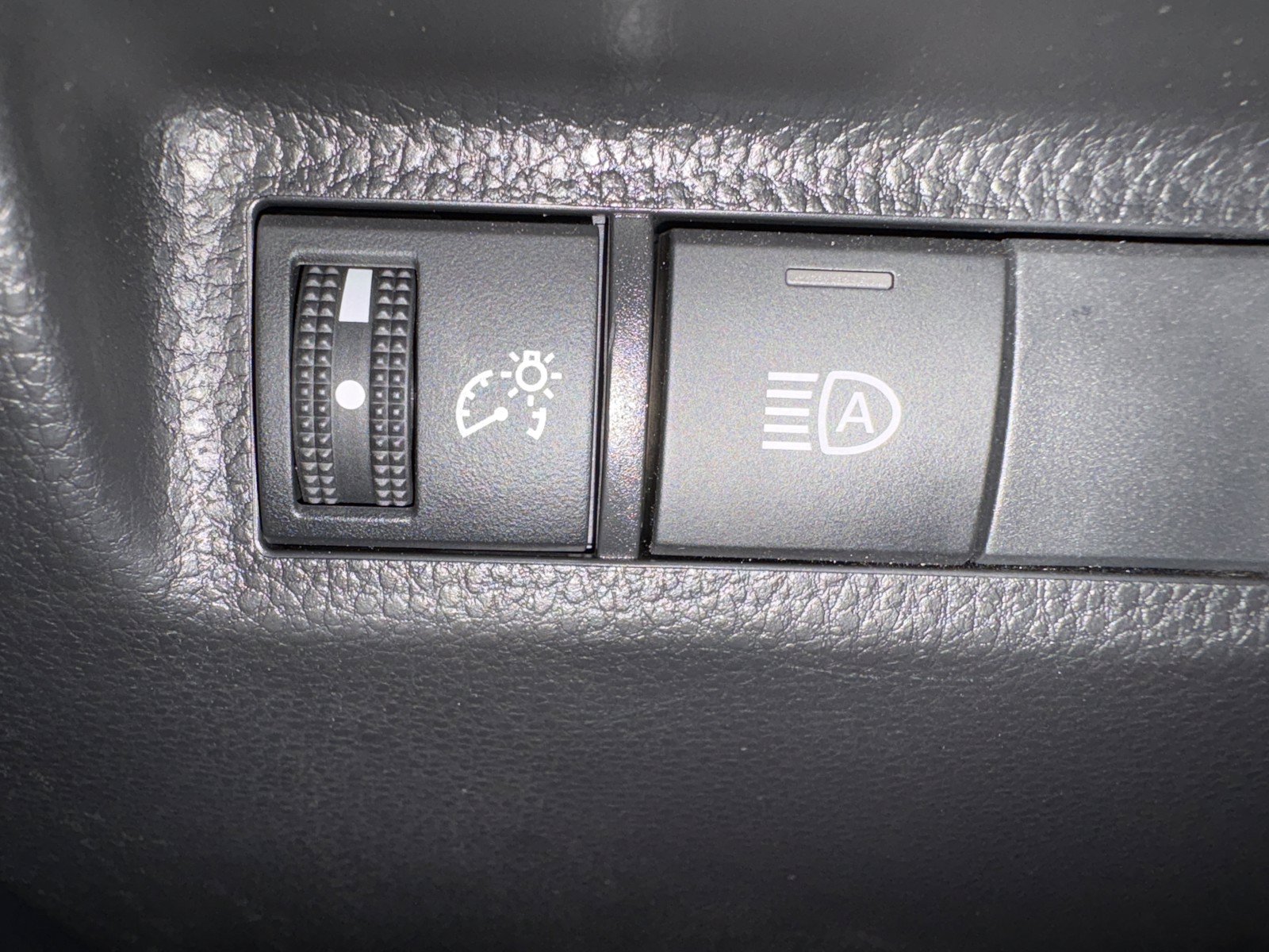 Used 2024 Toyota RAV4 LE AWD/4WD image 20