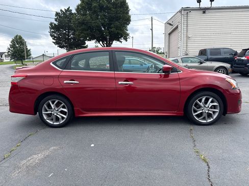 Used 2014 Nissan Sentra SR w/ SR Driver Package FWD image 5