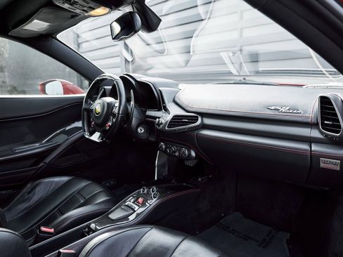 Used 2012 Ferrari 458 Italia Coupe image 39