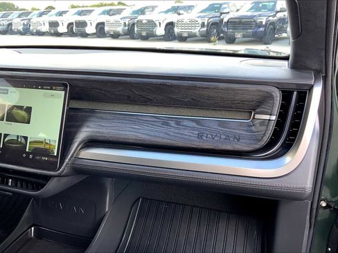 Used 2022 Rivian R1T Adventure image 17