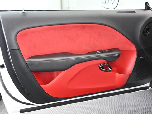 Used 2016 Dodge Challenger SRT Hellcat image 20