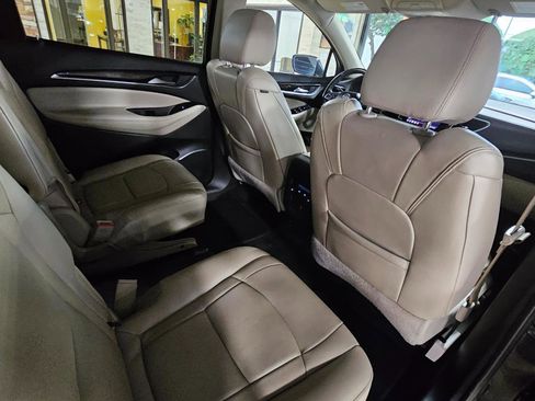 Used 2020 Buick Enclave Essence image 17