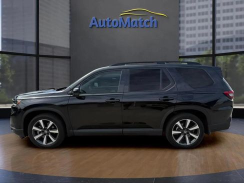 Used 2025 Honda Pilot Touring image 6