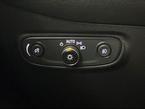 Used 2020 Chevrolet Equinox LT AWD/4WD image 30