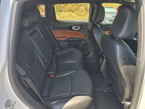 Used 2025 Jeep Compass Limited w/ Elite Group AWD/4WD image 25