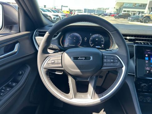 New 2025 Jeep Grand Cherokee Laredo X w/ Luxury Tech Group I image 10