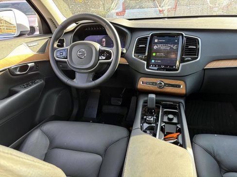 Used 2024 Volvo XC90 B6 Plus image 30