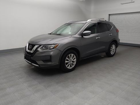 Used 2018 Nissan Rogue SV FWD image 2