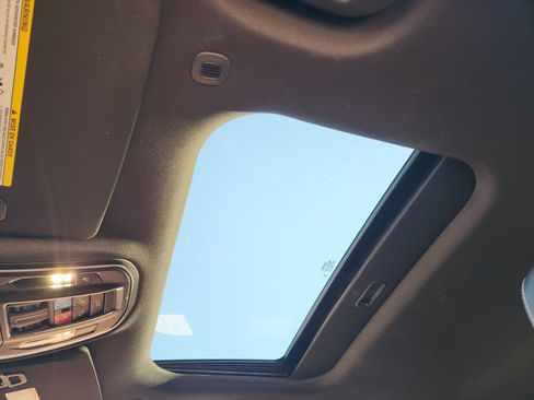 Used 2025 Jeep Grand Cherokee 4WD image 30