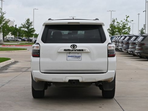 Used 2021 Toyota 4Runner SR5 Premium w/ Moonroof Package image 8