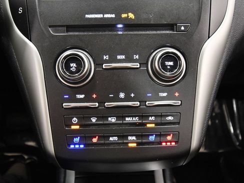 Used 2019 Lincoln MKC Reserve w/ MKC Climate Package AWD/4WD image 26