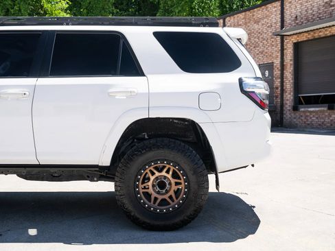 Used 2019 Toyota 4Runner SR5 AWD/4WD image 5