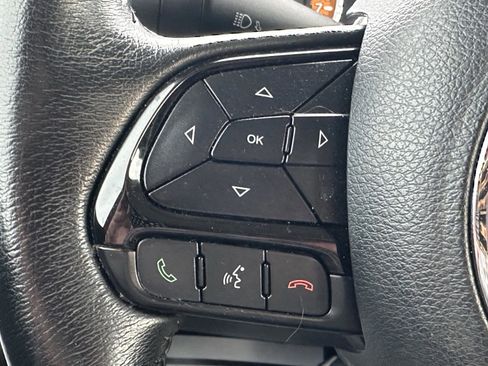 Used 2018 Jeep Renegade Altitude w/ UConnect 8.4 Nav Group image 11