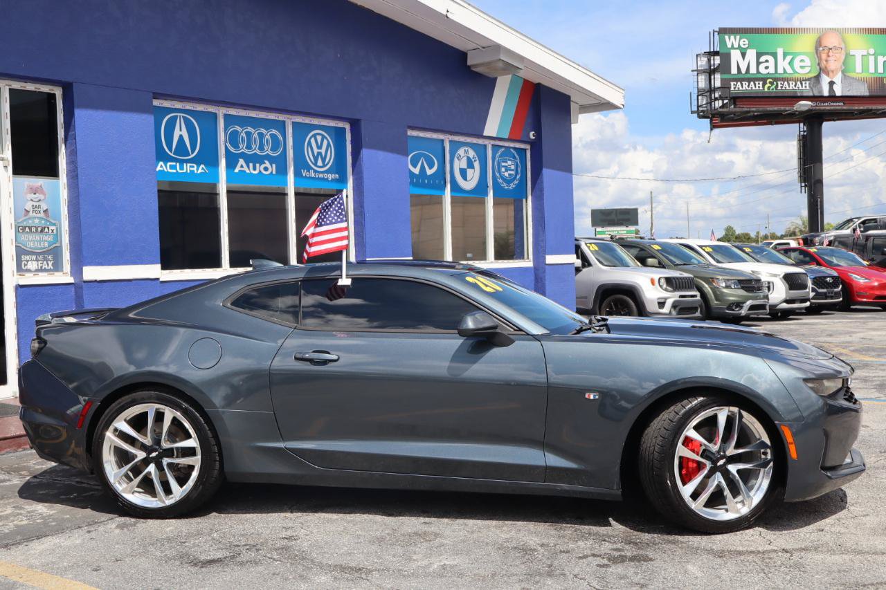 Used 2020 Chevrolet Camaro LT w/ RS Package RWD image 4
