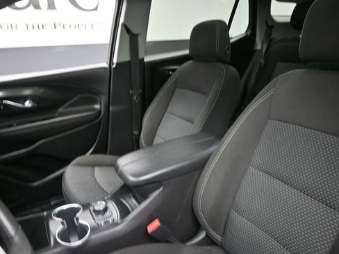 Used 2023 GMC Terrain SLE w/ Driver Convenience Package image 16