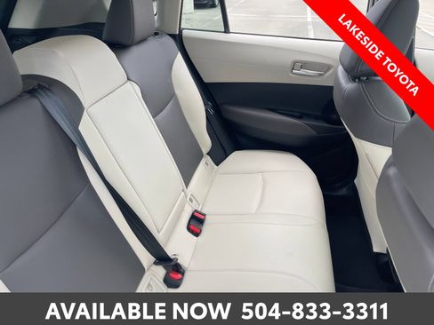 Used 2023 Toyota Corolla Cross XLE w/ Convenience Package AWD/4WD image 18
