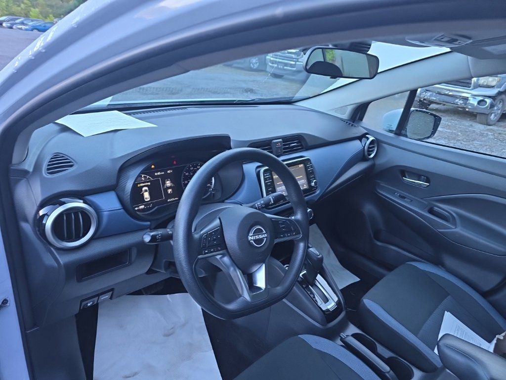 Used 2025 Nissan Versa SV FWD image 12