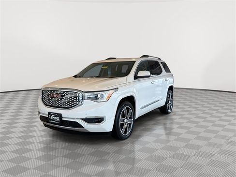 Used 2018 GMC Acadia Denali w/ Technology Package image 4