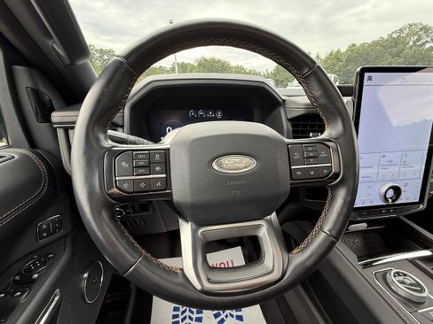 Used 2023 Ford Expedition Max Platinum image 14