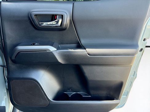Certified 2023 Toyota Tacoma TRD Off-Road image 26