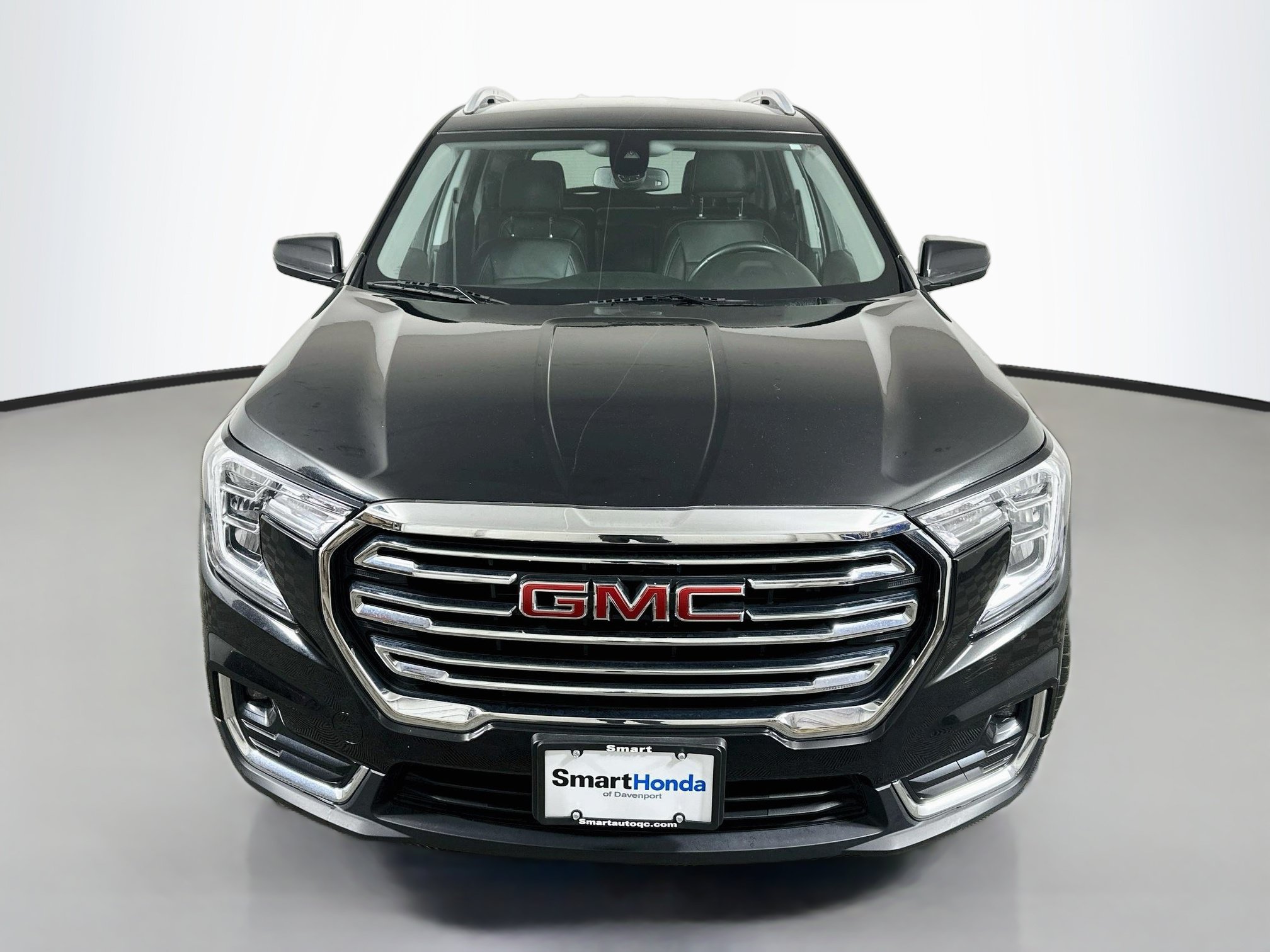 Used 2024 GMC Terrain SLT AWD/4WD image 2