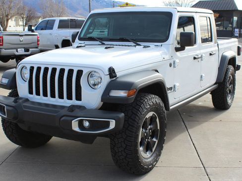 Used 2023 Jeep Gladiator Sport image 7
