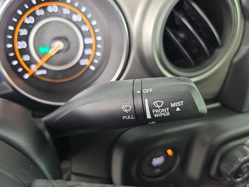 Used 2023 Jeep Gladiator Sport AWD/4WD image 21