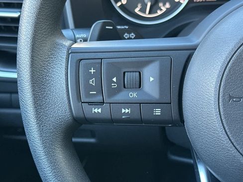 Used 2024 Nissan Rogue SV image 26