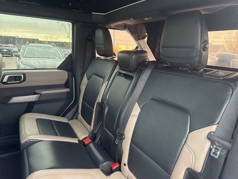 Used 2022 Ford Bronco Wildtrak image 14