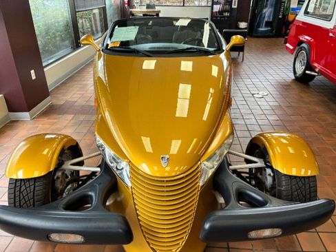 Used 2002 Chrysler Prowler RWD image 7