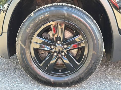 Used 2019 Chevrolet Trax LT w/ LT Convenience Package AWD/4WD image 28