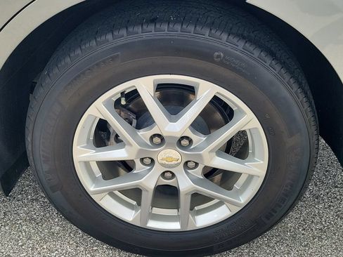 Used 2023 Chevrolet Equinox LT FWD image 8
