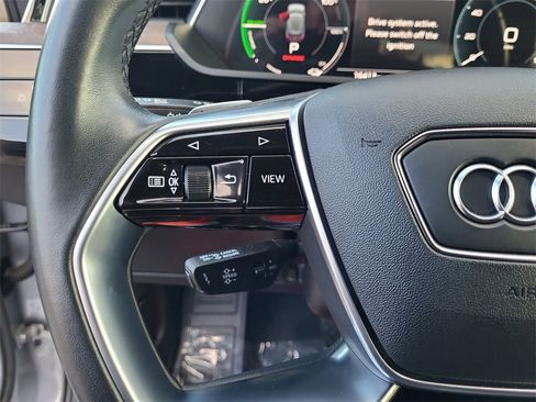 Used 2022 Audi e-tron Premium Plus w/ Premium Plus Package image 23