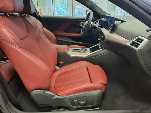 Used 2025 BMW 230i Coupe w/ Convenience Package RWD image 10
