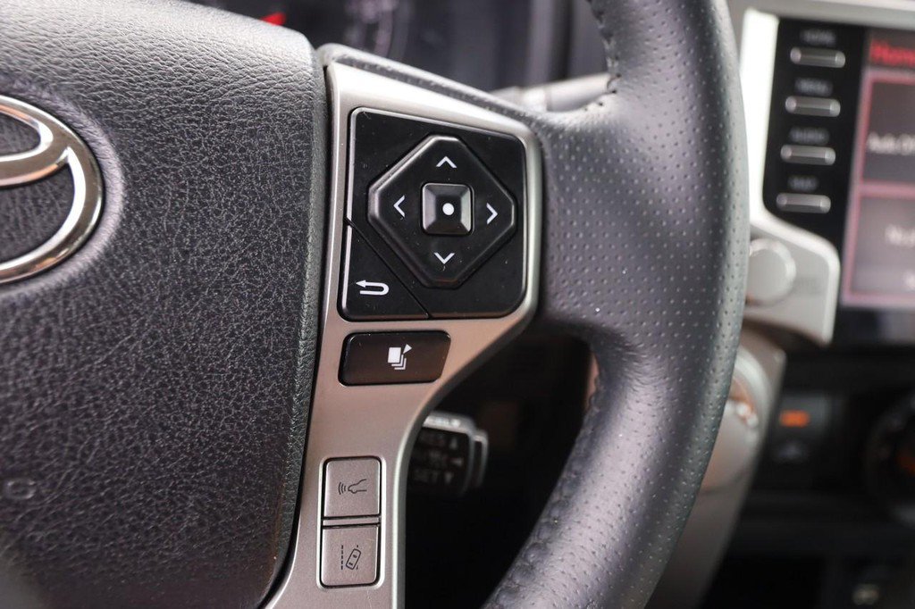 Used 2022 Toyota 4Runner SR5 Premium AWD/4WD image 12