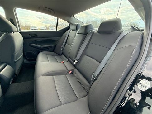 Used 2024 Nissan Altima 2.5 SV image 18