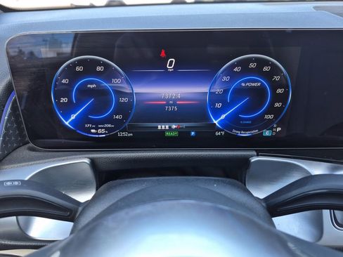 Used 2024 Mercedes-Benz EQB 300 4MATIC image 21