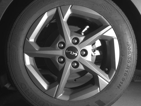 Used 2025 Kia K4 LXS image 14