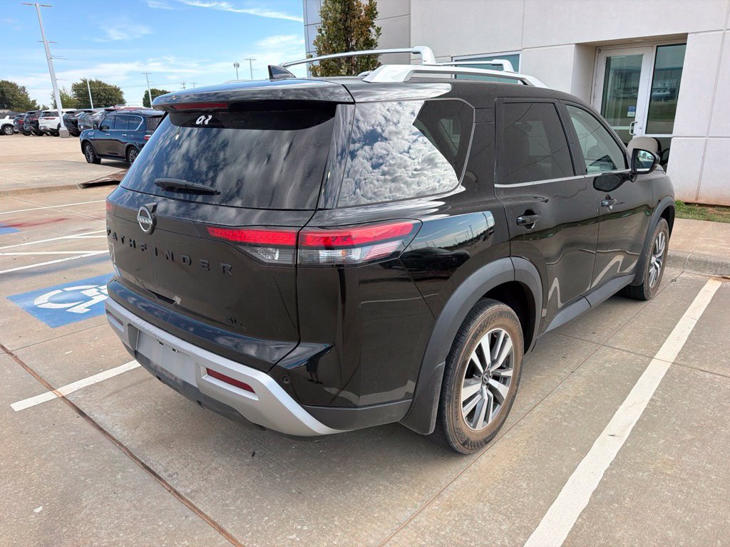 Used 2023 Nissan Pathfinder SL w/ Black Appearance Package FWD image 5