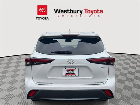 Certified 2025 Toyota Highlander Limited image 11
