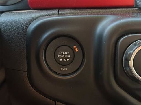 Used 2023 Jeep Gladiator Rubicon w/ Cold Weather Group image 22