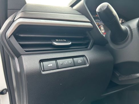 Used 2025 Nissan Altima 2.5 SV FWD image 21