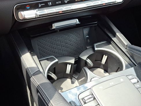 Used 2024 Mercedes-Benz GLE 450e 4MATIC image 25