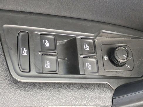 Used 2024 Volkswagen Tiguan S image 23