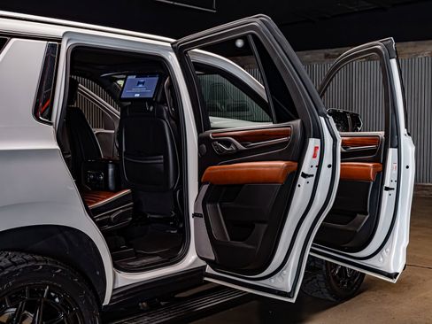 Used 2024 GMC Yukon Denali Ultimate AWD/4WD image 28
