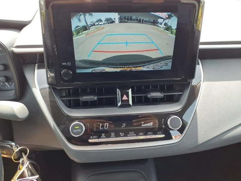 Used 2025 Toyota Corolla LE FWD image 16