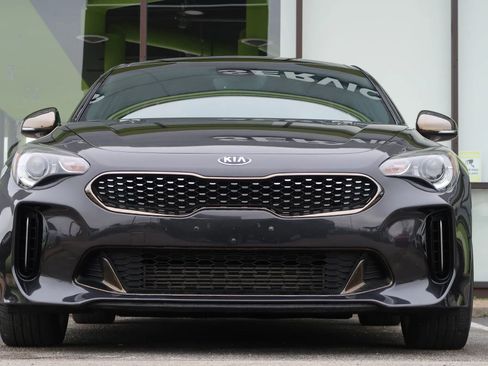 Used 2020 Kia Stinger GT-Line w/ Sun & Sound Package image 3