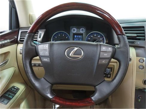 Used 2011 Lexus LX 570 4WD image 44